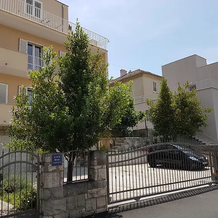 Apartment Nono Near The Beach With Parking * ספליט